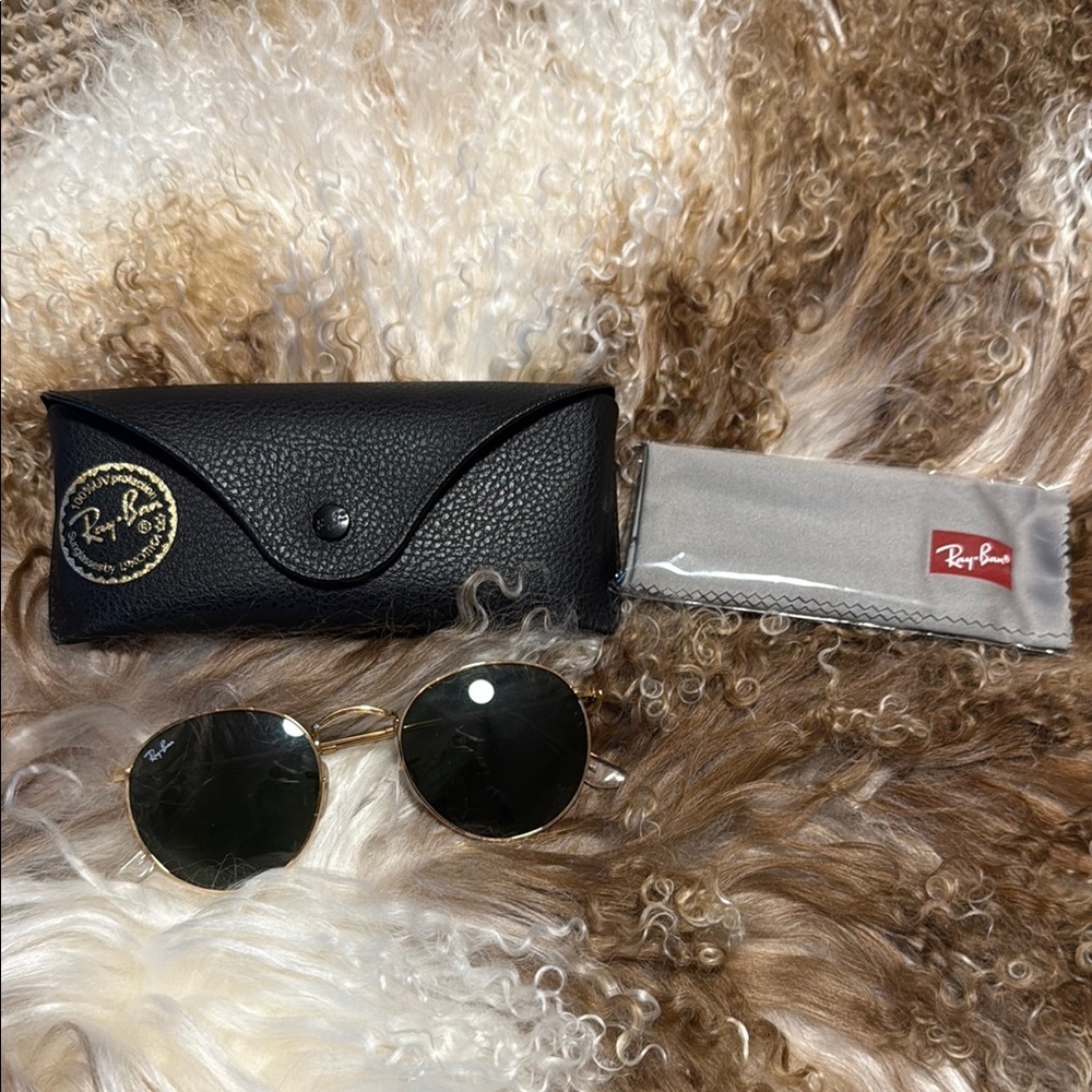 Authentic round gold frame Raybans